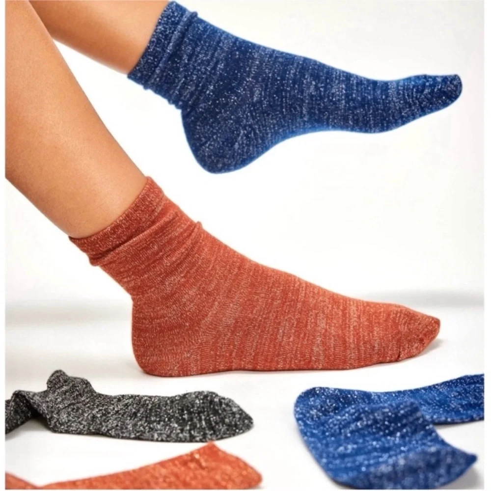 NEW FREE PEOPLE Light Blue pastel Lurex Crew Socks Women’s NWT new in package